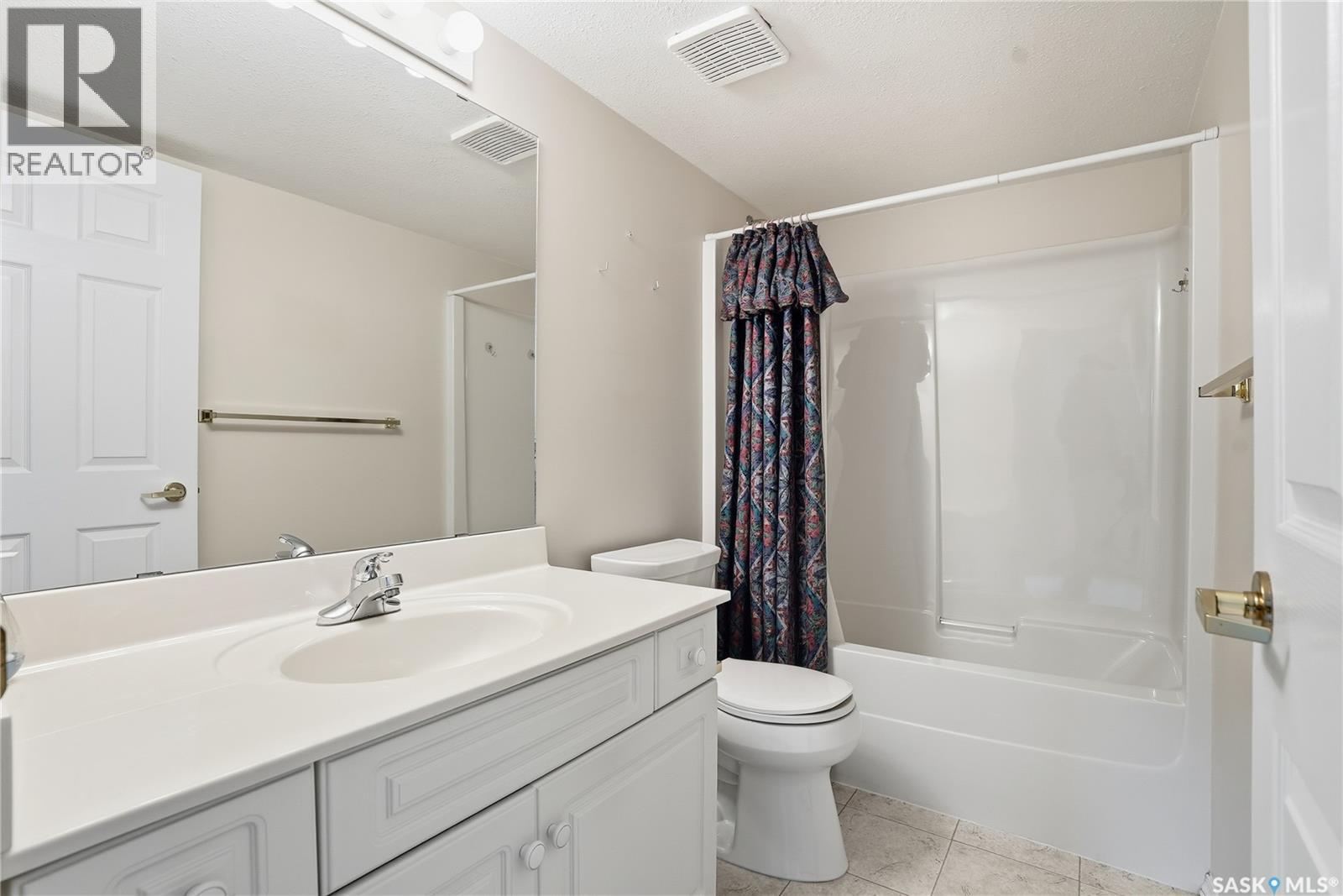Single Family House Low rise for Sale in   Heritage VIEW Saskatoon 