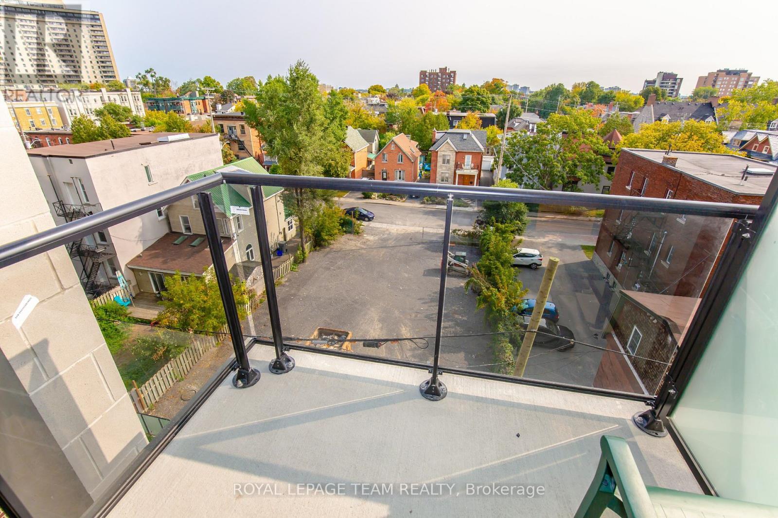 #501 560 RIDEAU STREET - 18