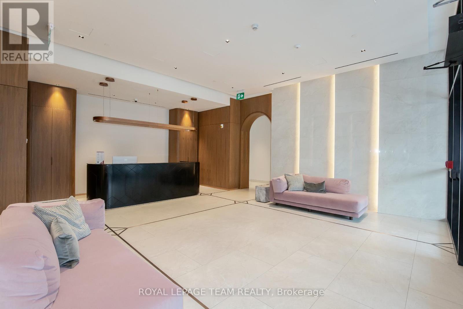 #501 560 RIDEAU STREET - 3