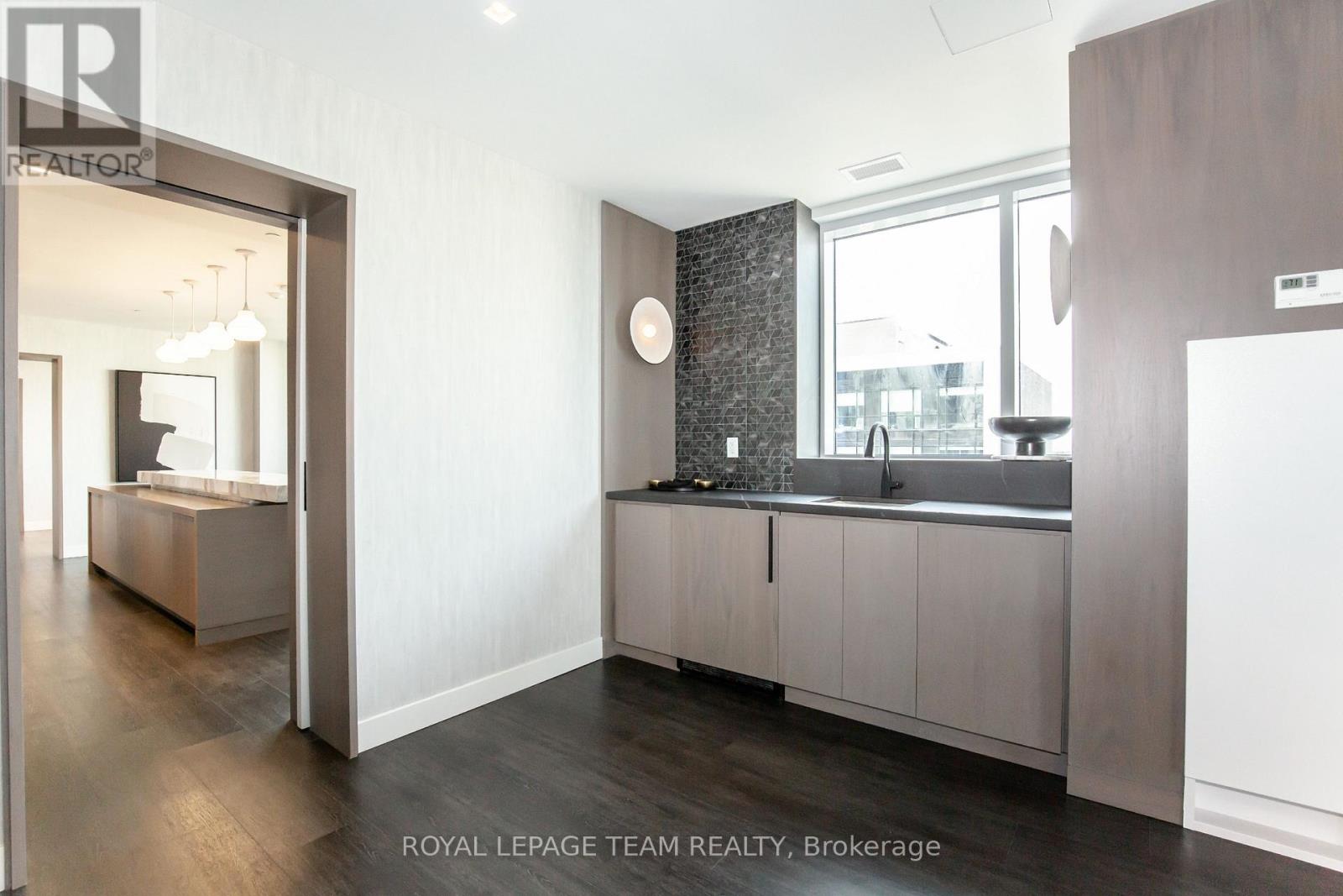 #501 560 RIDEAU STREET - 30