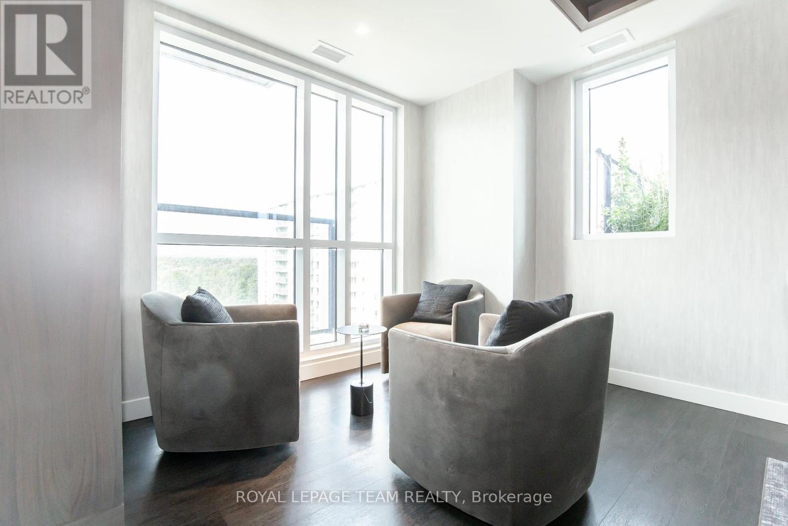 #501 560 RIDEAU STREET - 32