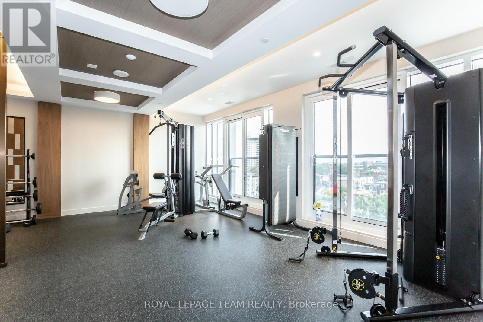 #501 560 RIDEAU STREET - 34