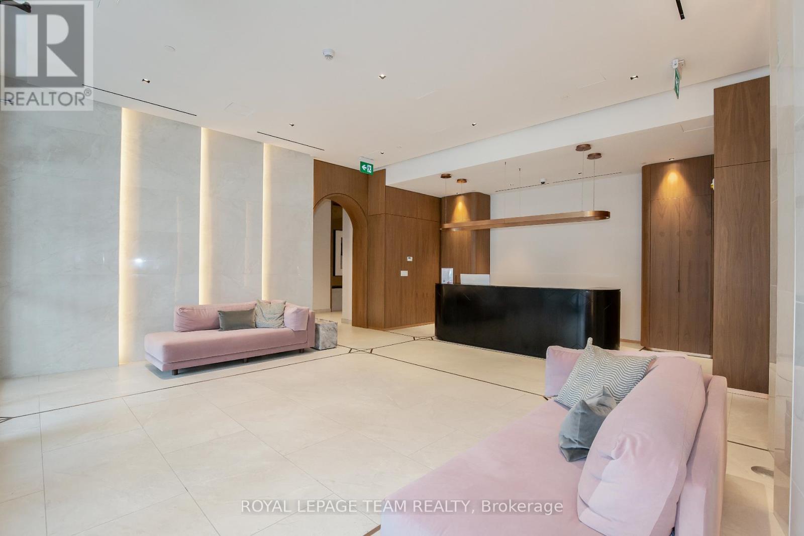 #501 560 RIDEAU STREET - 4