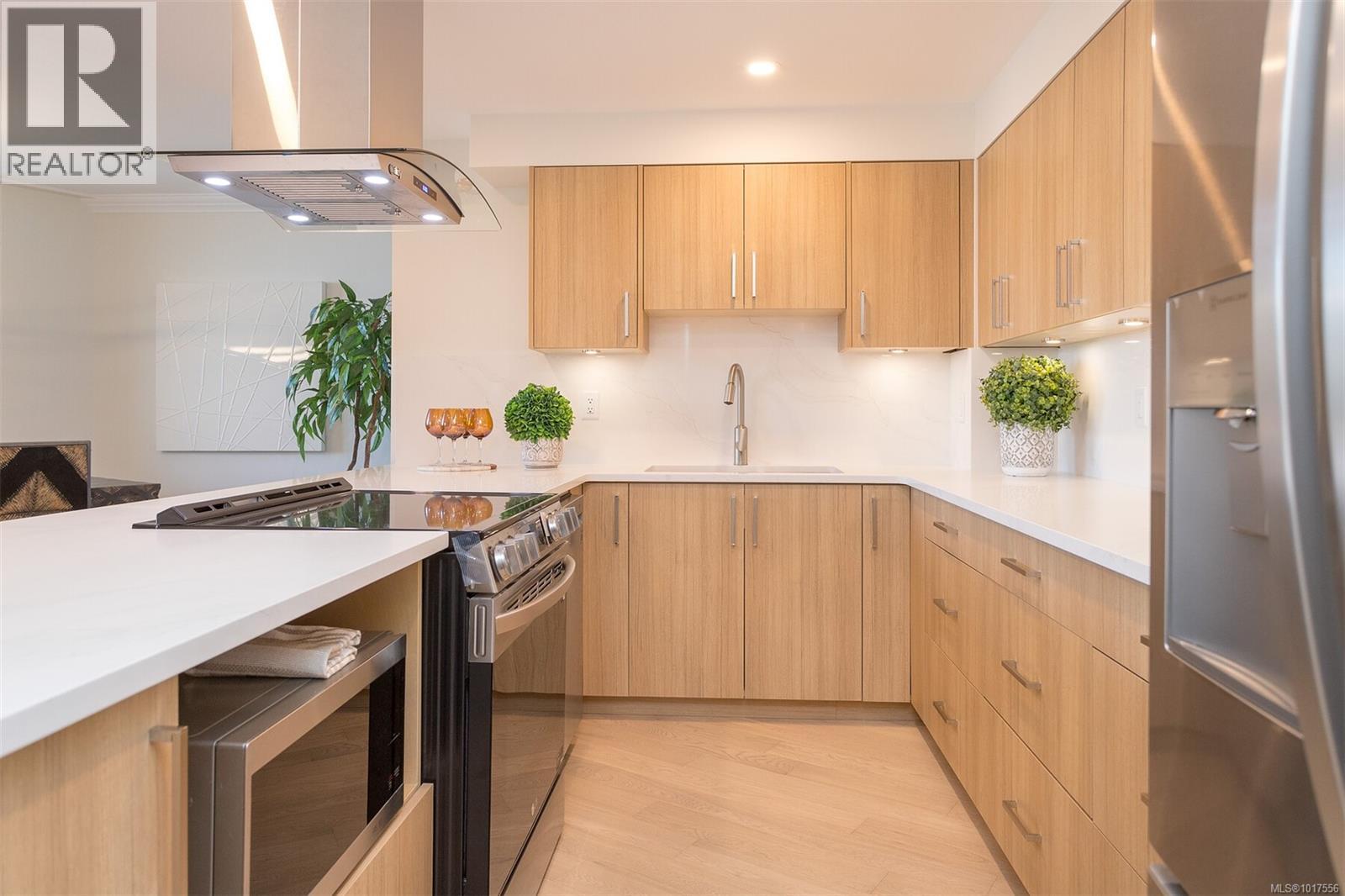 807 225 Belleville Street, Victoria