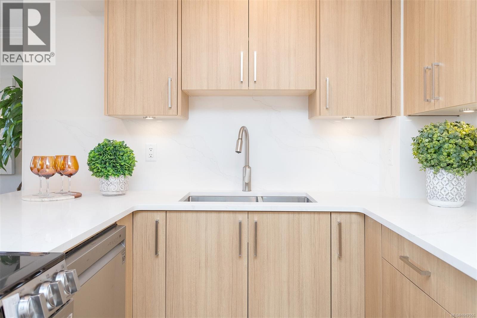 807 225 Belleville Street, Victoria