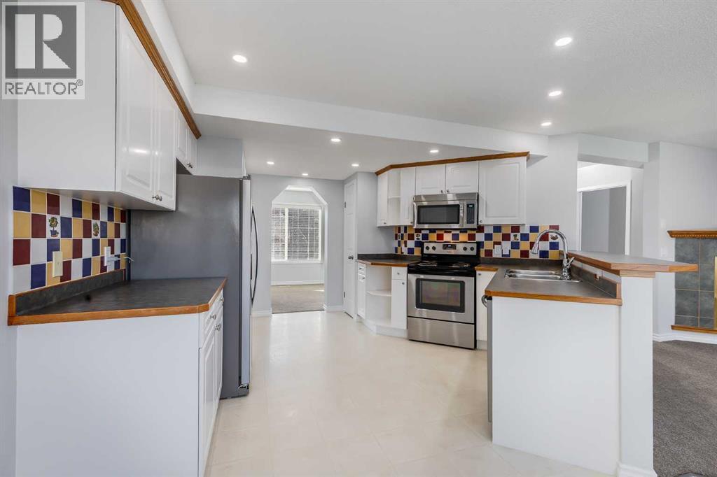 Single Family House for Sale in  Mt Aberdeen Circle SE McKenzie Lake Calgary 