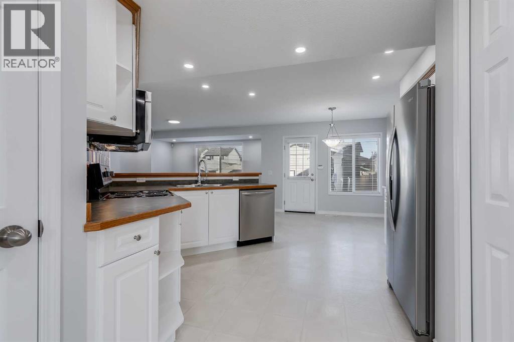 Single Family House for Sale in  Mt Aberdeen Circle SE McKenzie Lake Calgary 