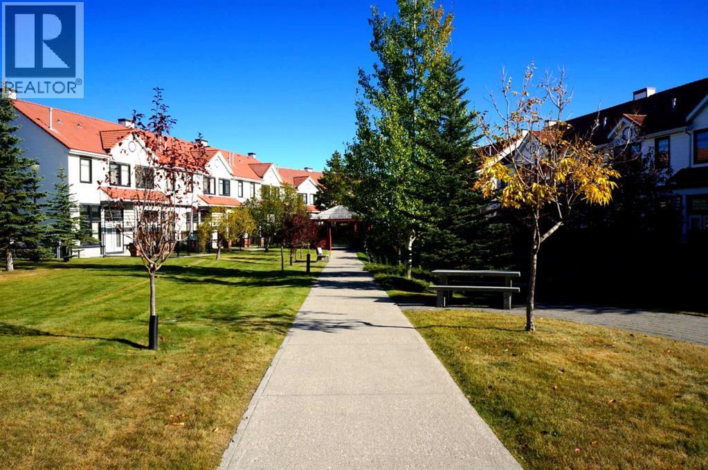 Single Family House 4 Level for Sale in  Royal Oak Lane NW Royal Oak Calgary 