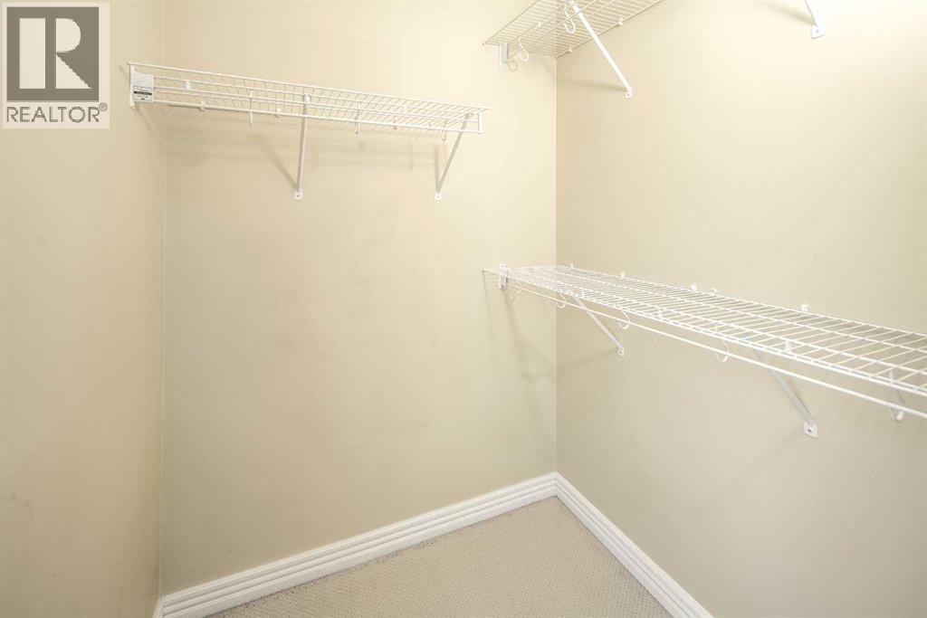 Single Family House 4 Level for Sale in  Royal Oak Lane NW Royal Oak Calgary 