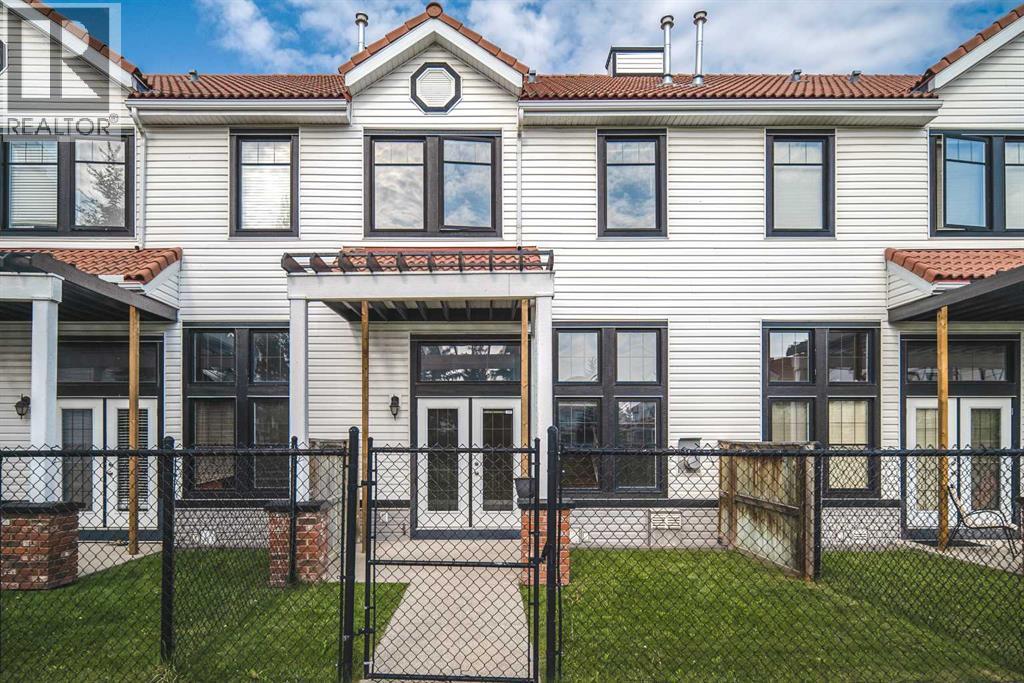 Single Family House 4 Level for Sale in  Royal Oak Lane NW Royal Oak Calgary 
