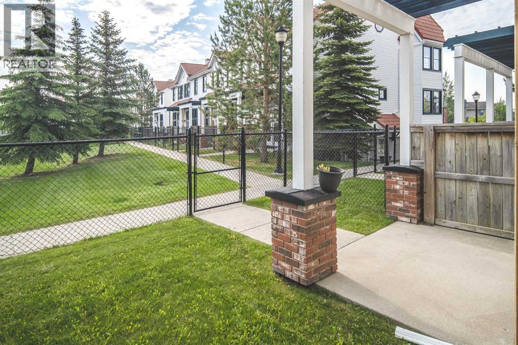 Single Family House 4 Level for Sale in  Royal Oak Lane NW Royal Oak Calgary 