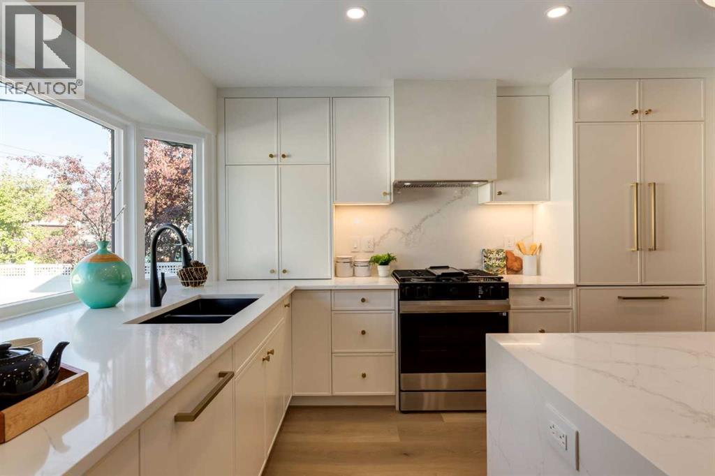Single Family House 4 Level for Sale in  Lake Sylvan Place SE Lake Bonavista Calgary 