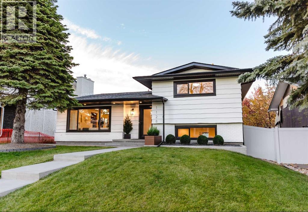 Single Family House 4 Level for Sale in  Lake Sylvan Place SE Lake Bonavista Calgary 
