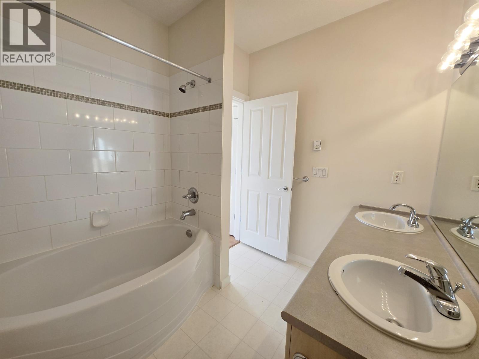 #1427-5133 GARDEN CITY Road, Richmond