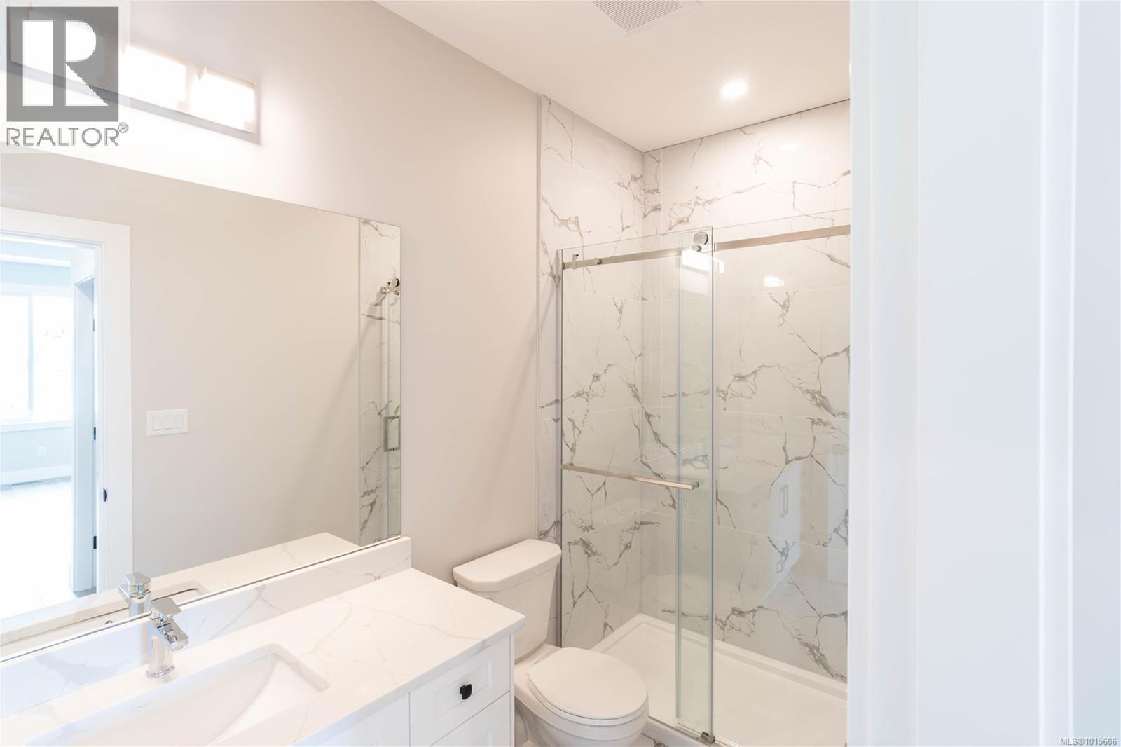 671 Sanderson Rd, Ladysmith