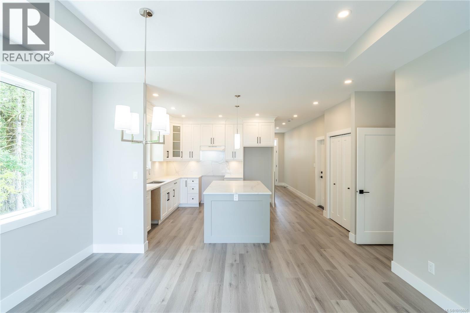 671 Sanderson Rd, Ladysmith