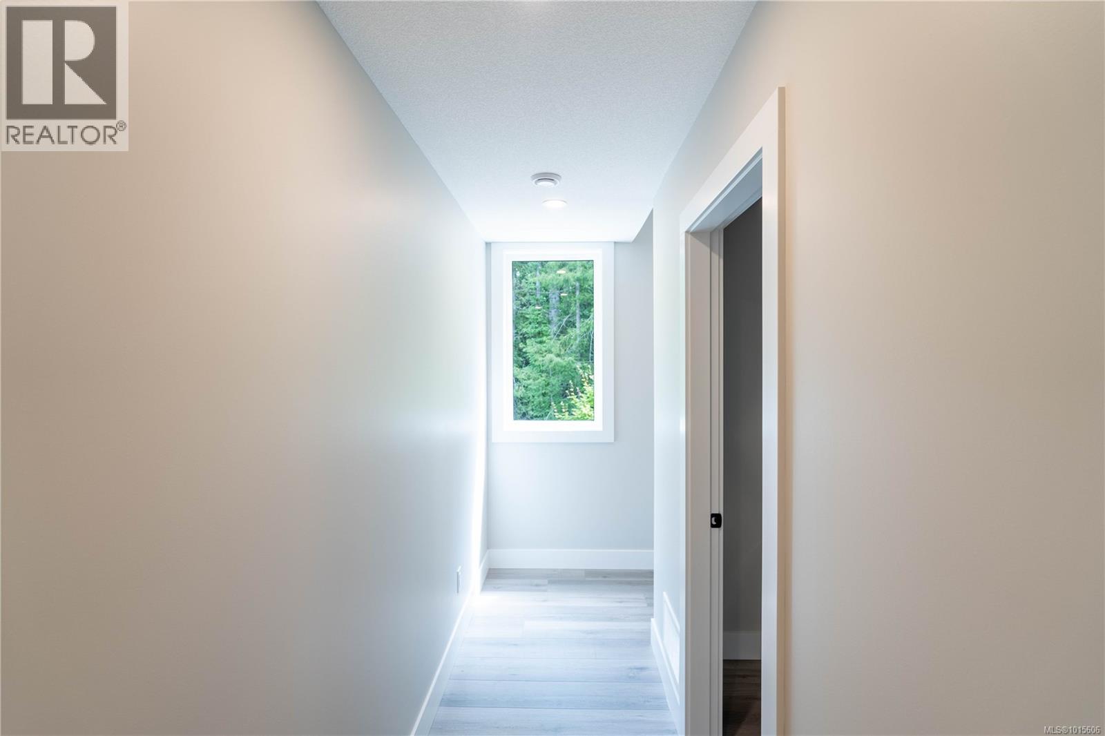 671 Sanderson Rd, Ladysmith