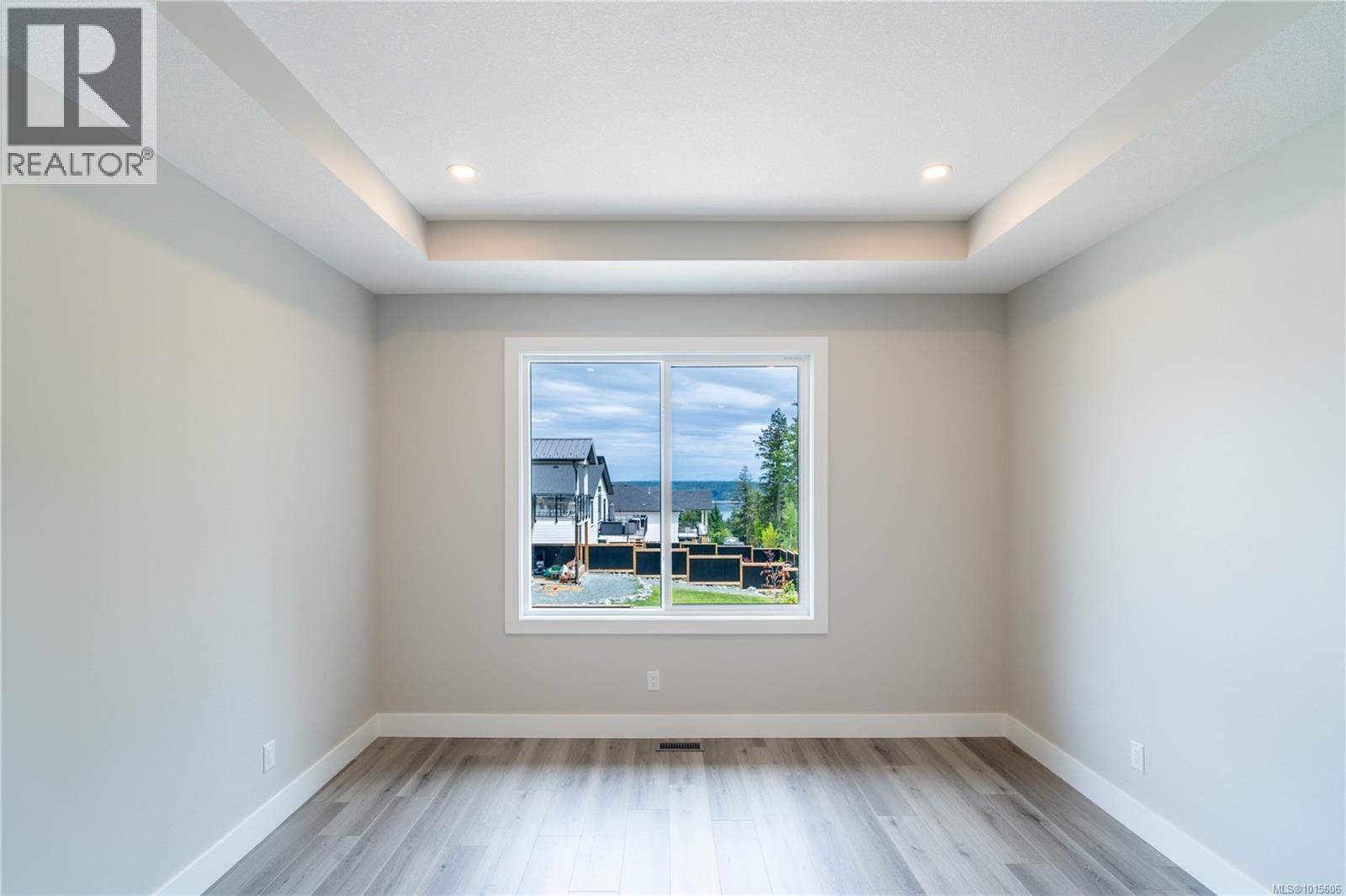 671 Sanderson Rd, Ladysmith