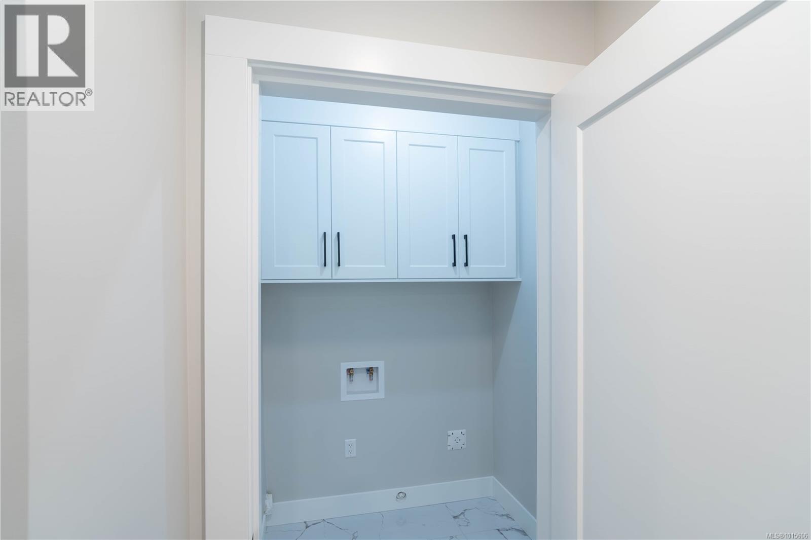 671 Sanderson Rd, Ladysmith