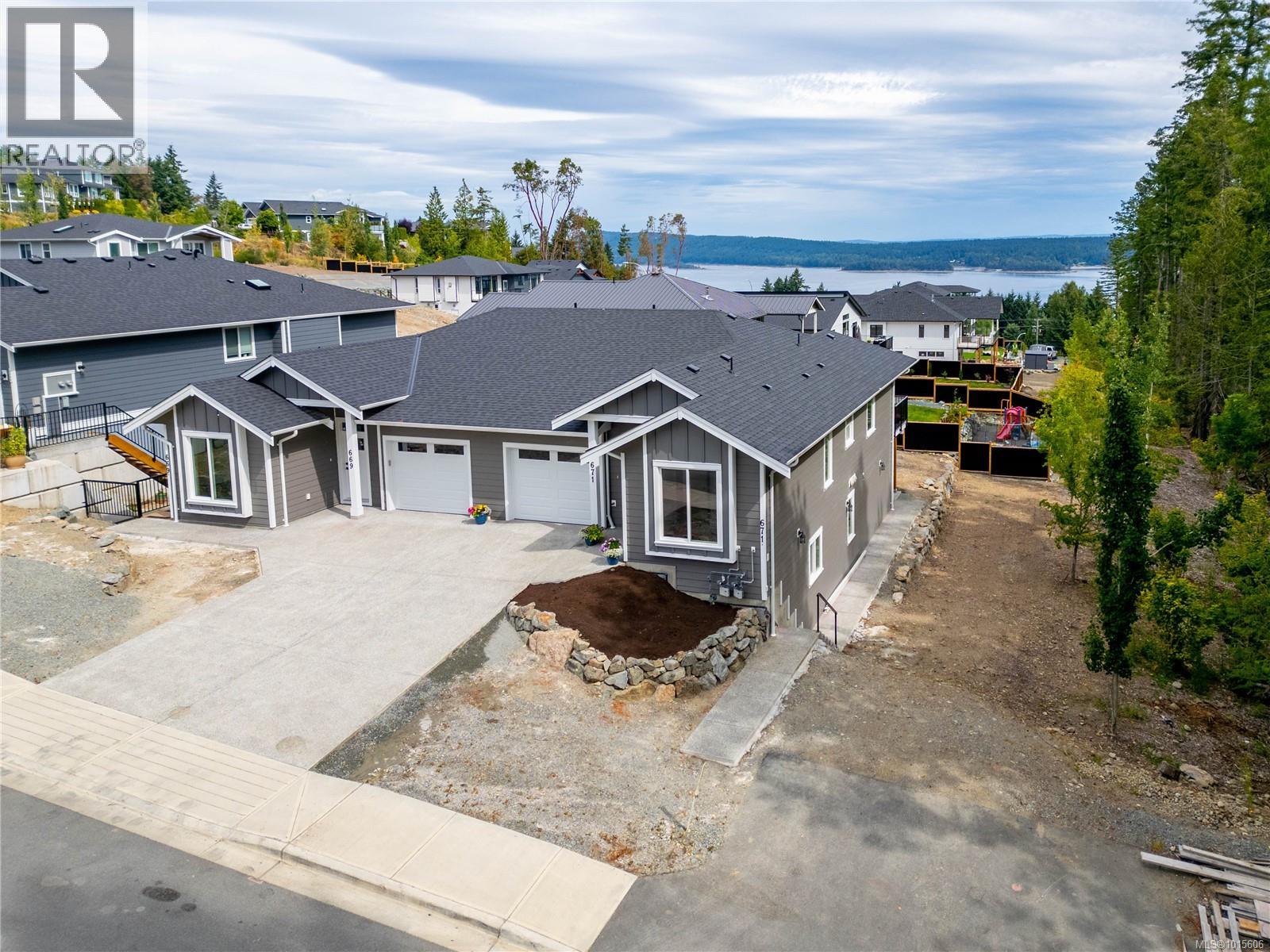 671 Sanderson Rd, Ladysmith