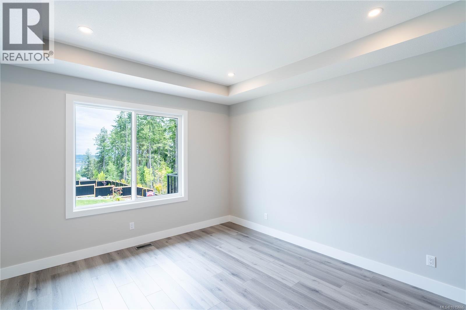 671 Sanderson Rd, Ladysmith