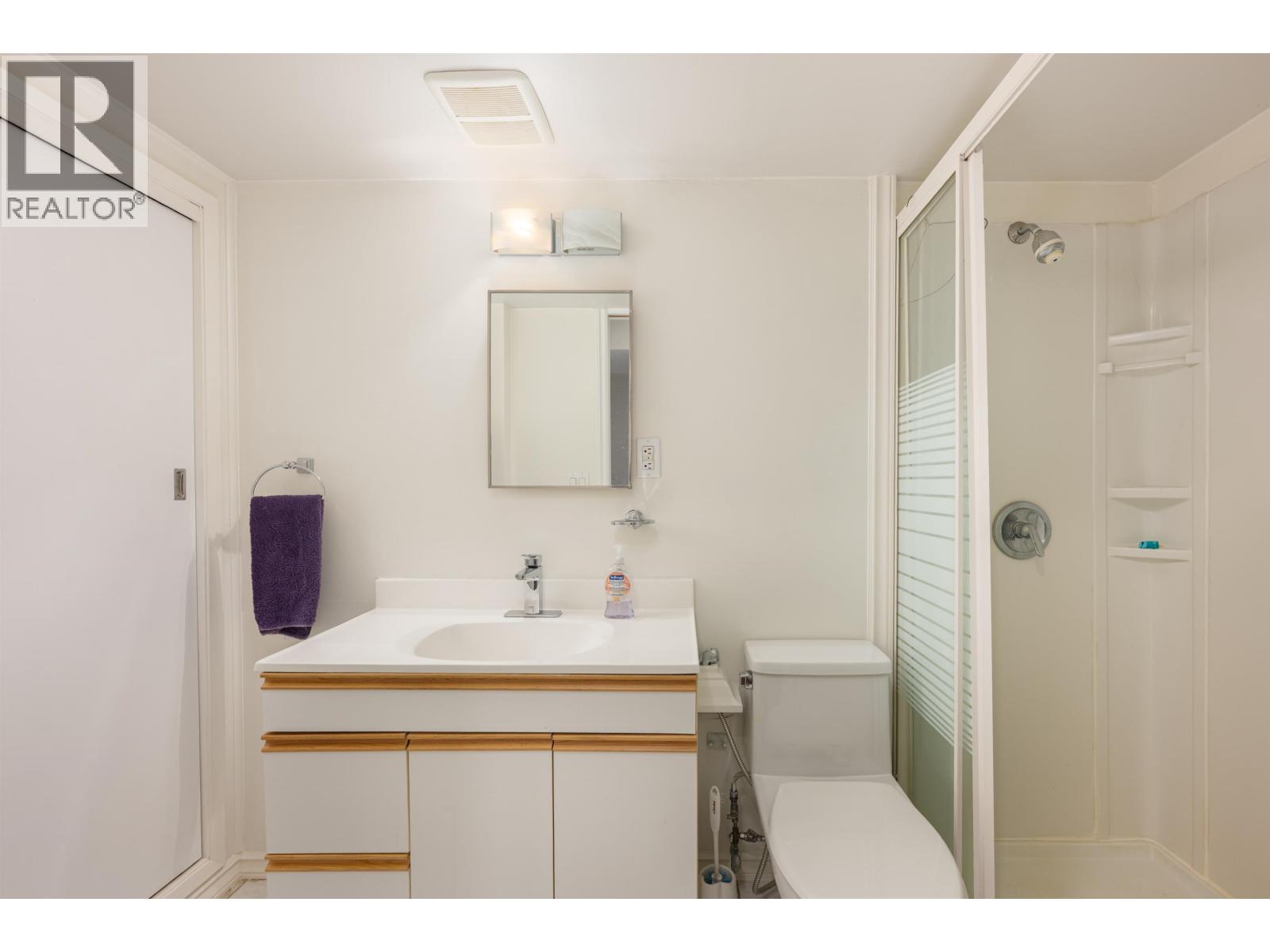House in West Vancouver - Image 30