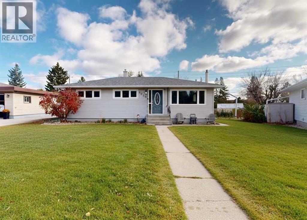 8028 5 Street SW, Calgary, Alberta
