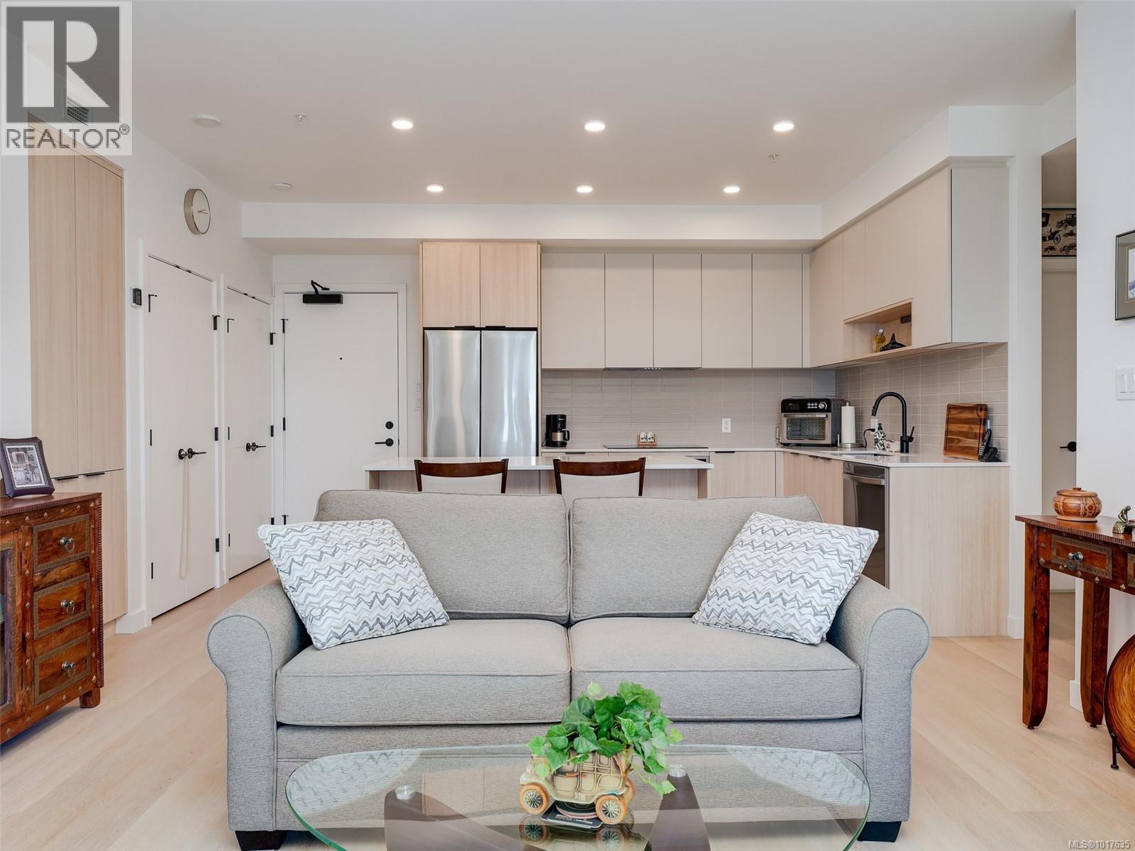 307 3564-A Ryder Hesjedal Way, Colwood
