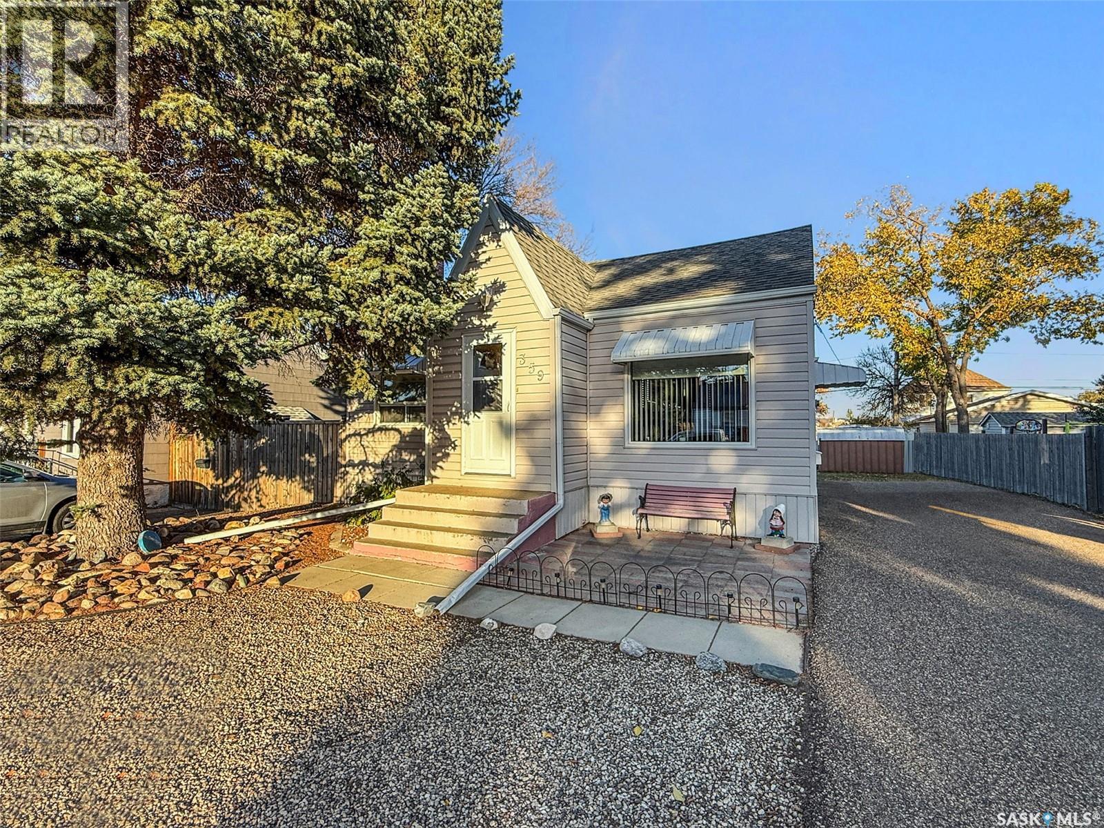 359 5th AVENUE NW, Swift Current, Saskatchewan
