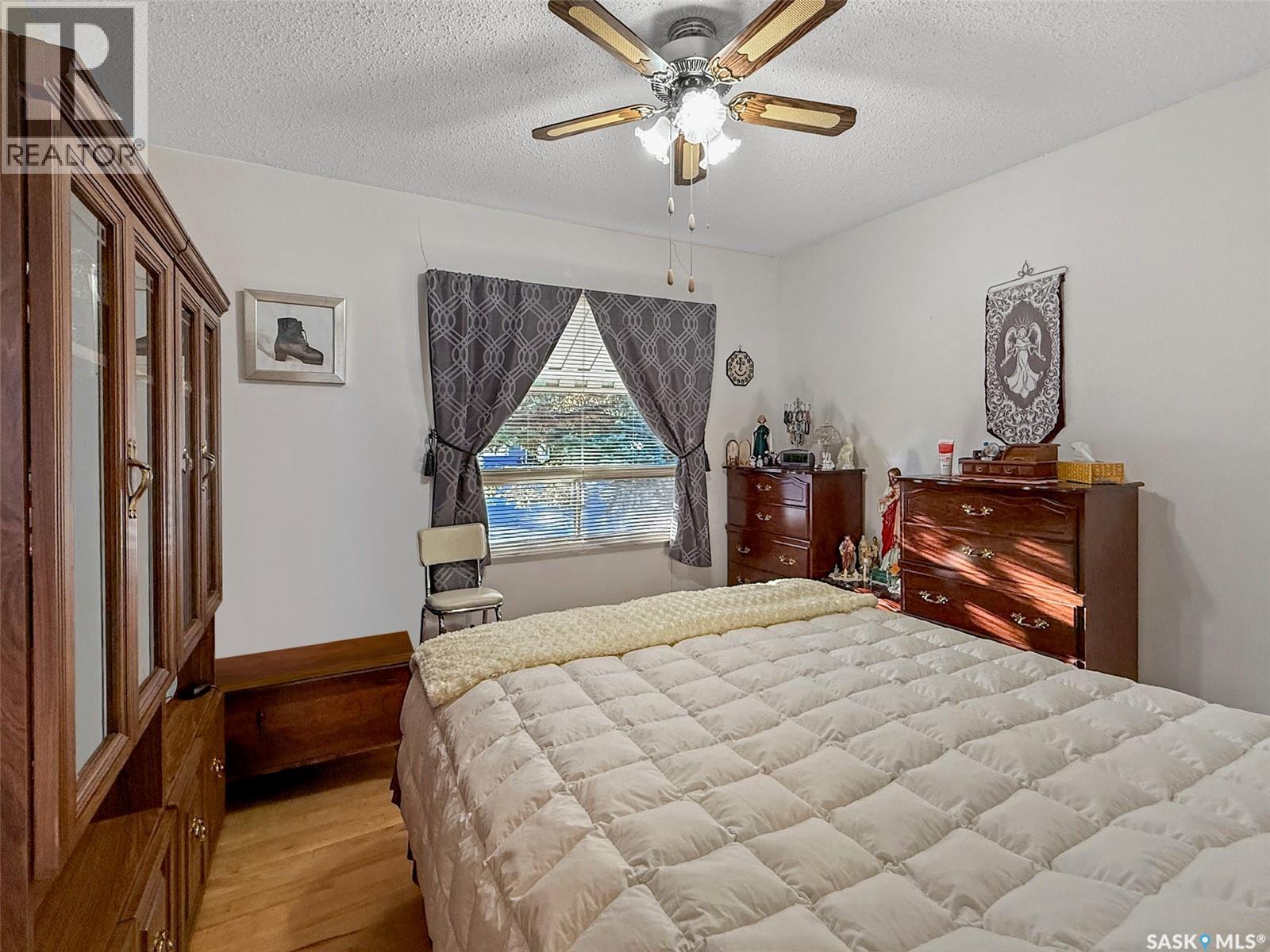 Single Family House Bungalow for Sale in  th AVENUE NW Swift Current 