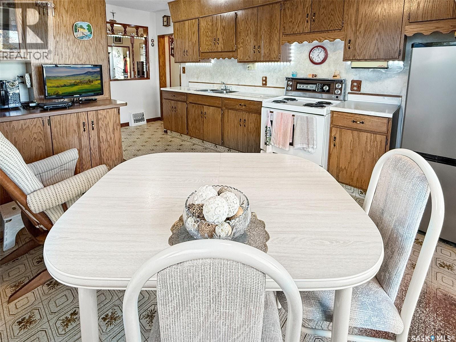 Single Family House Bungalow for Sale in  th AVENUE NW Swift Current 