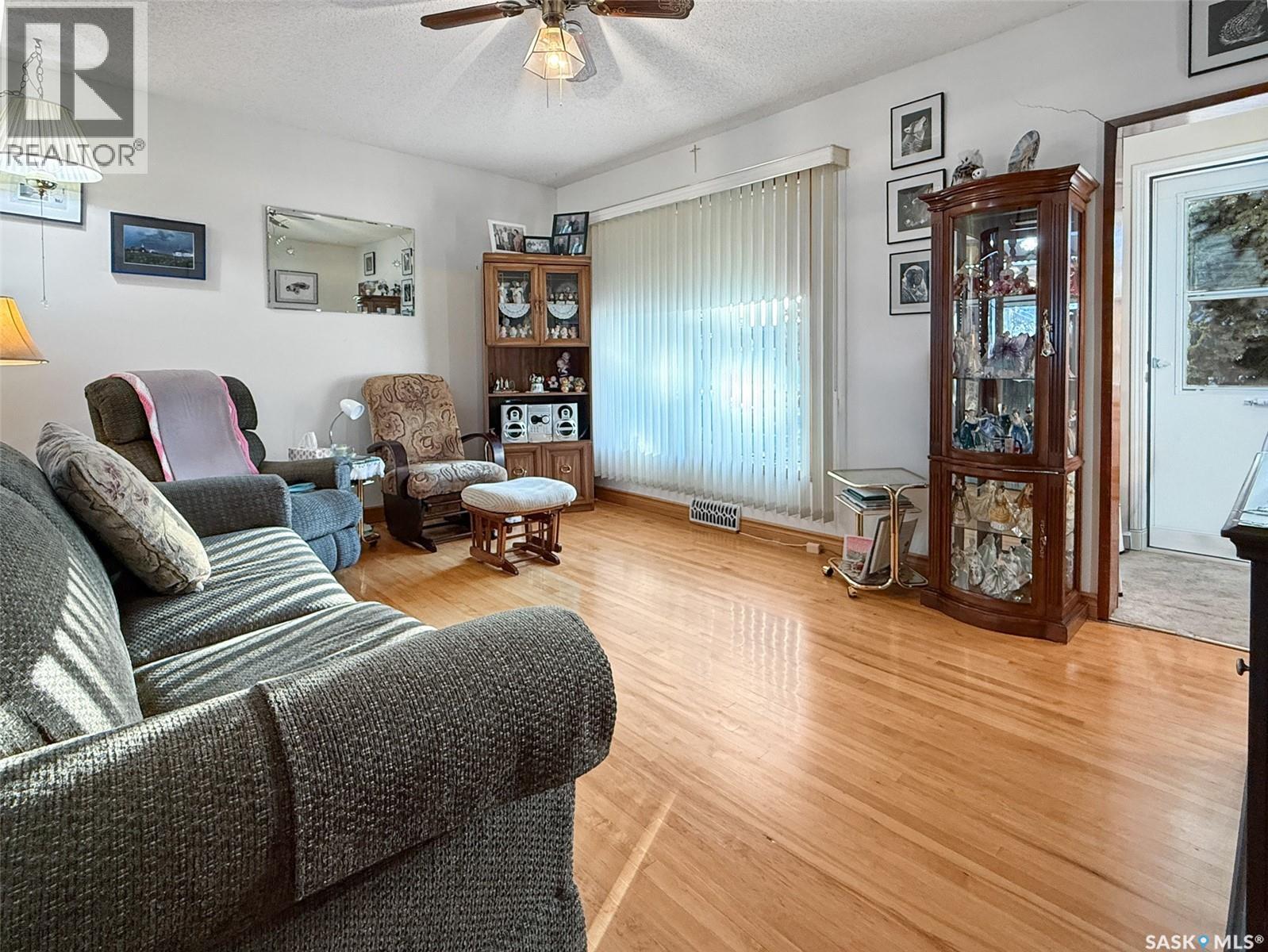 Single Family House Bungalow for Sale in  th AVENUE NW Swift Current 