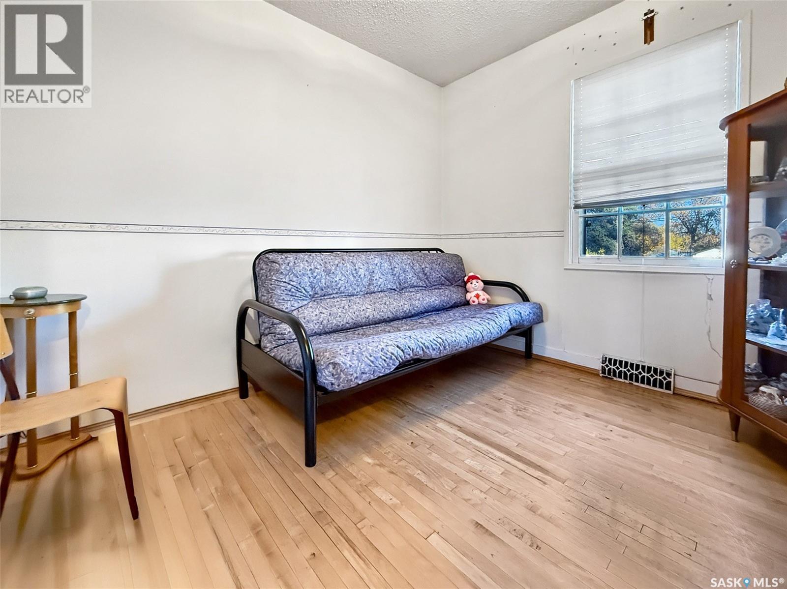 Single Family House Bungalow for Sale in  th AVENUE NW Swift Current 