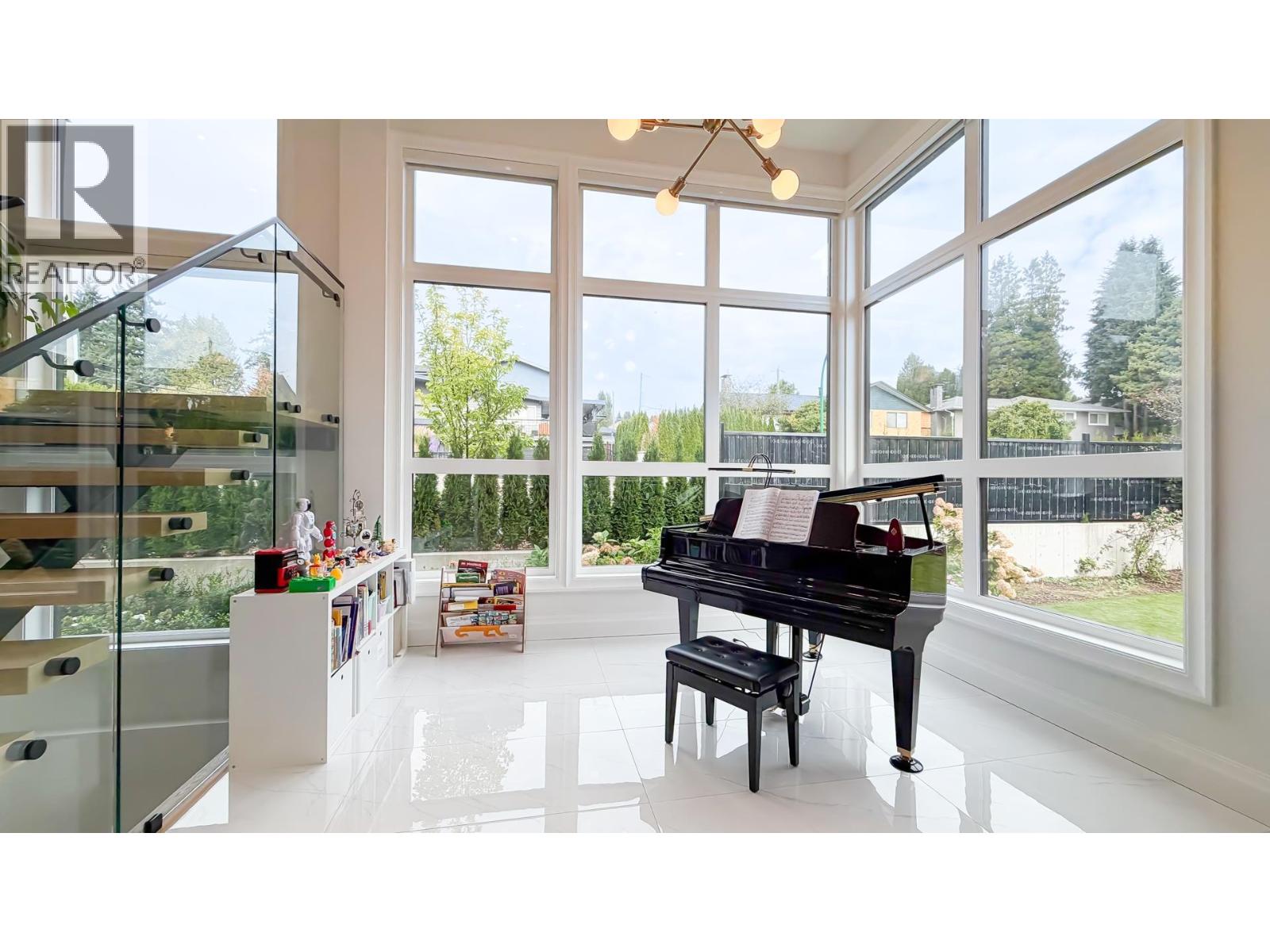 5302 SPRINGDALE COURT, Burnaby
