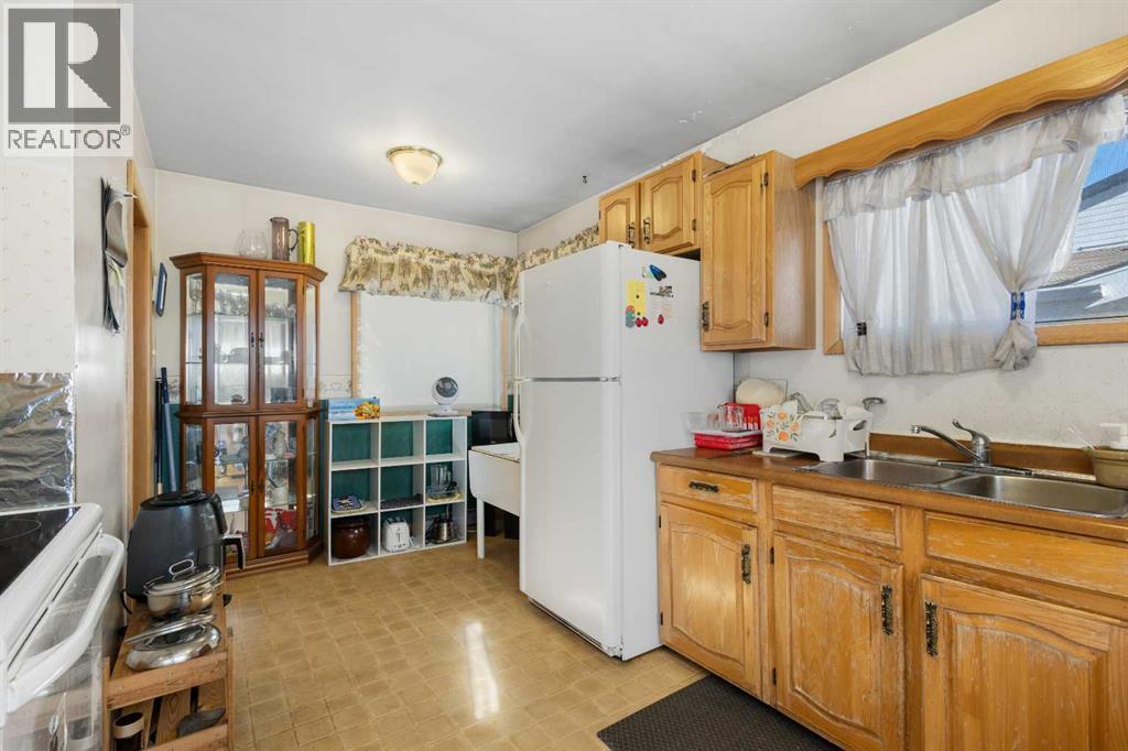 Single Family House Bungalow for Sale in   Avenue SW Rutland Park Calgary 