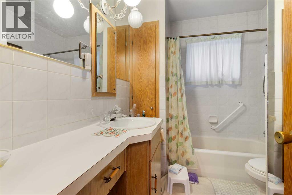 Single Family House Bungalow for Sale in   Avenue SW Rutland Park Calgary 