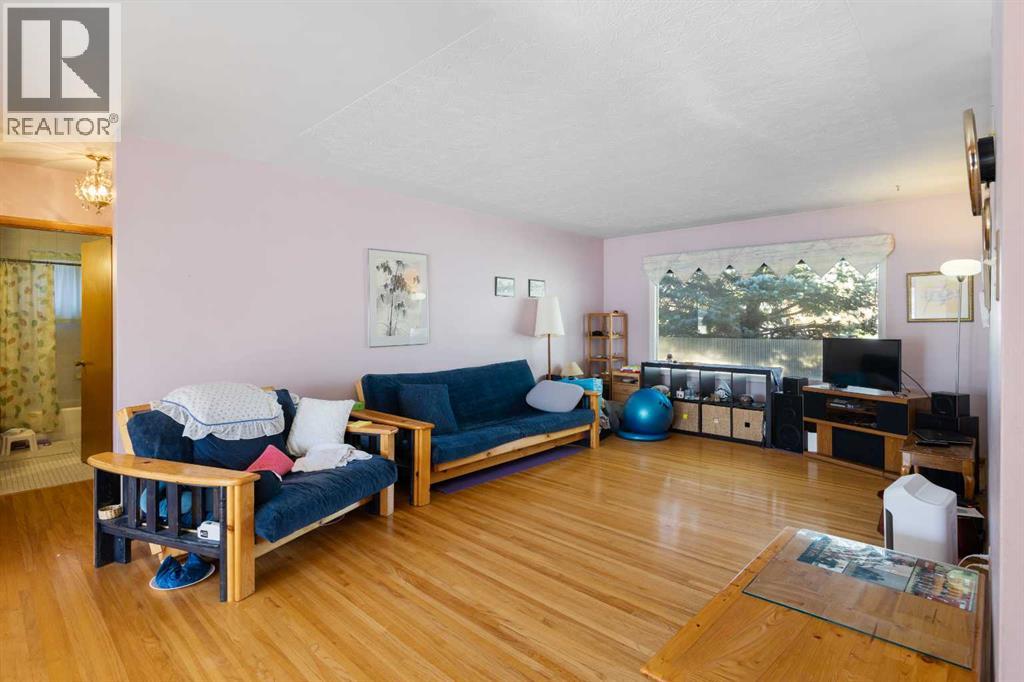 Single Family House Bungalow for Sale in   Avenue SW Rutland Park Calgary 
