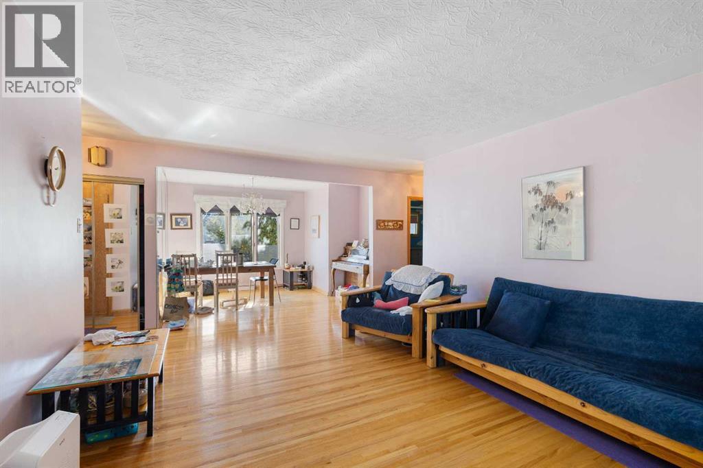 Single Family House Bungalow for Sale in   Avenue SW Rutland Park Calgary 