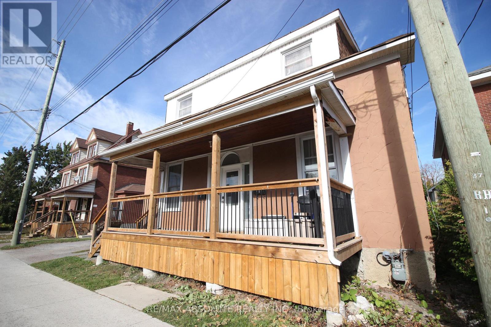 37 RAGLAN ST STREET N - 1