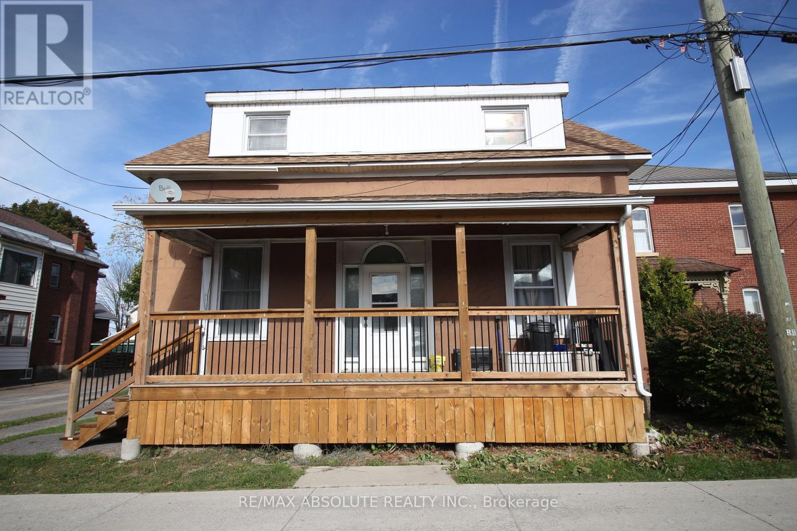37 RAGLAN ST STREET N - 2
