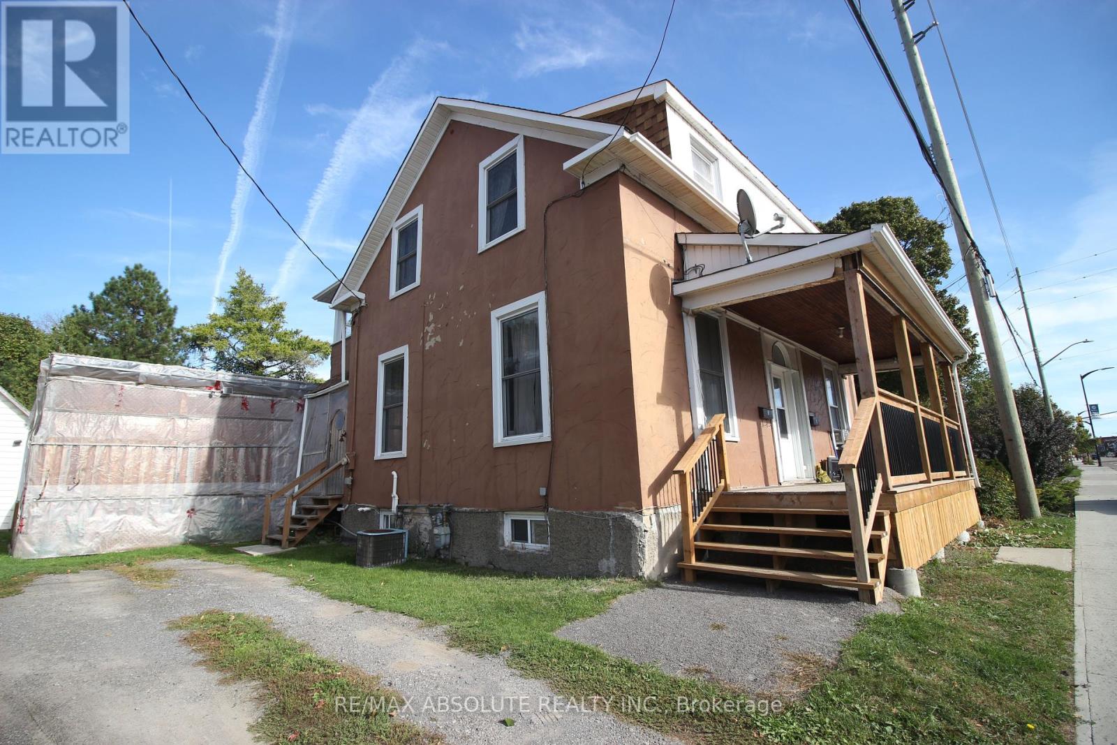 37 RAGLAN ST STREET N - 3