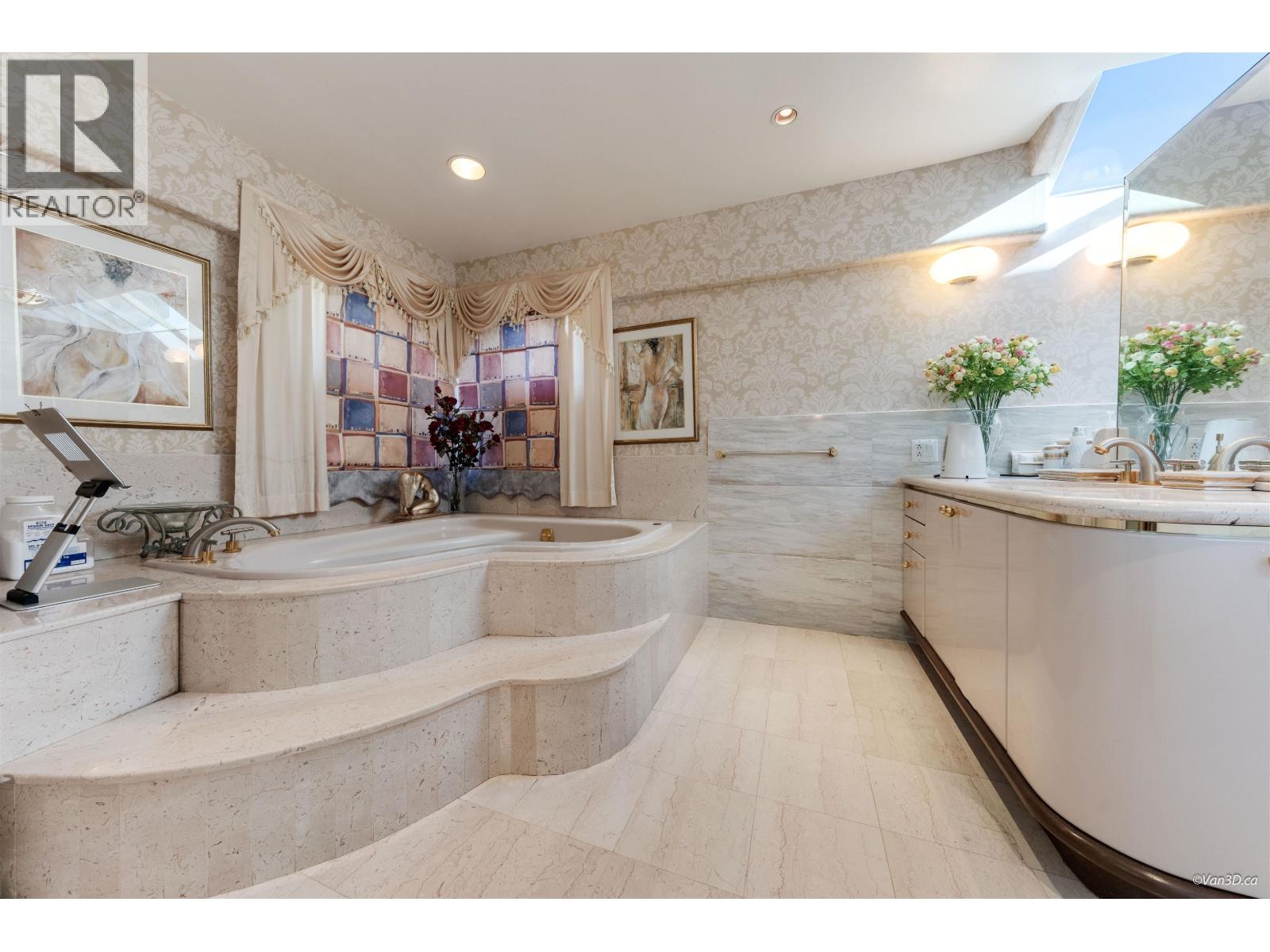 1419 CHIPPENDALE ROAD, West Vancouver