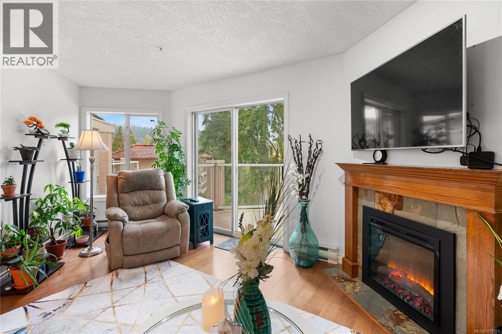 304 1 Buddy Road, View Royal
