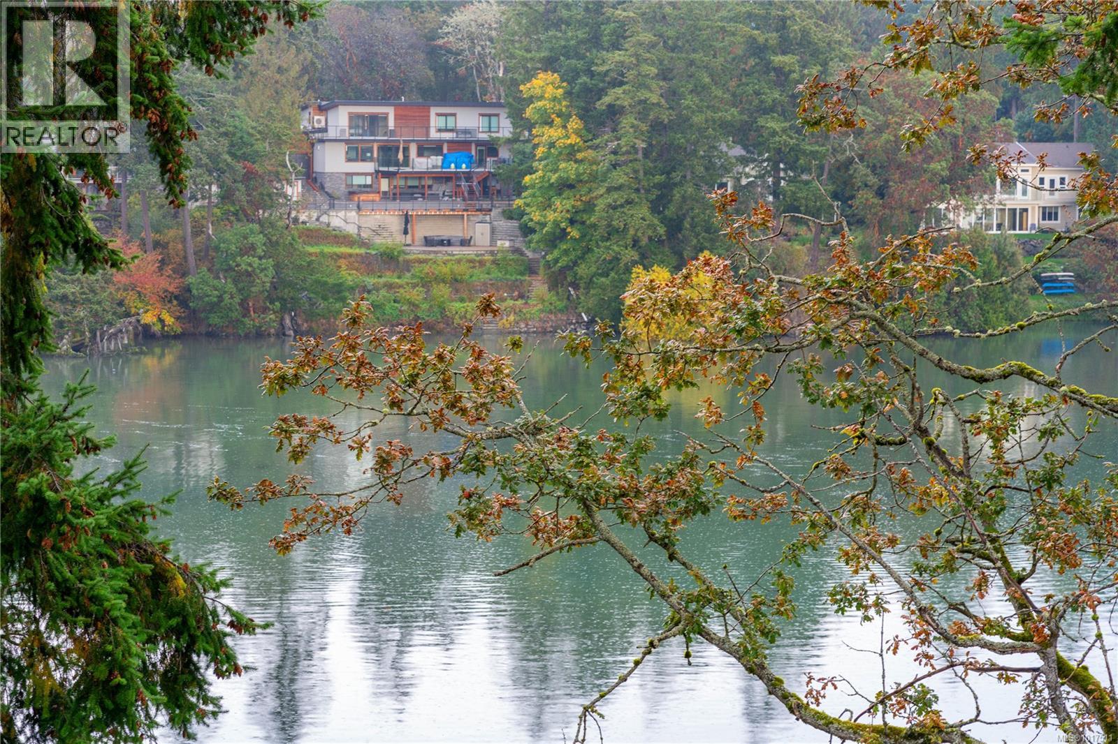 304 1 Buddy Road, View Royal