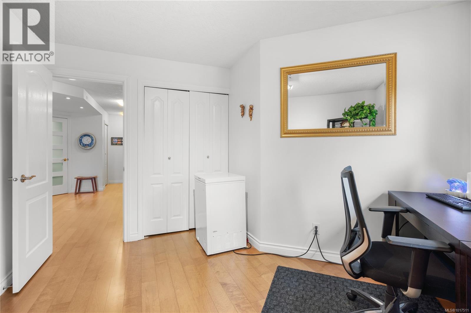 304 1 Buddy Road, View Royal