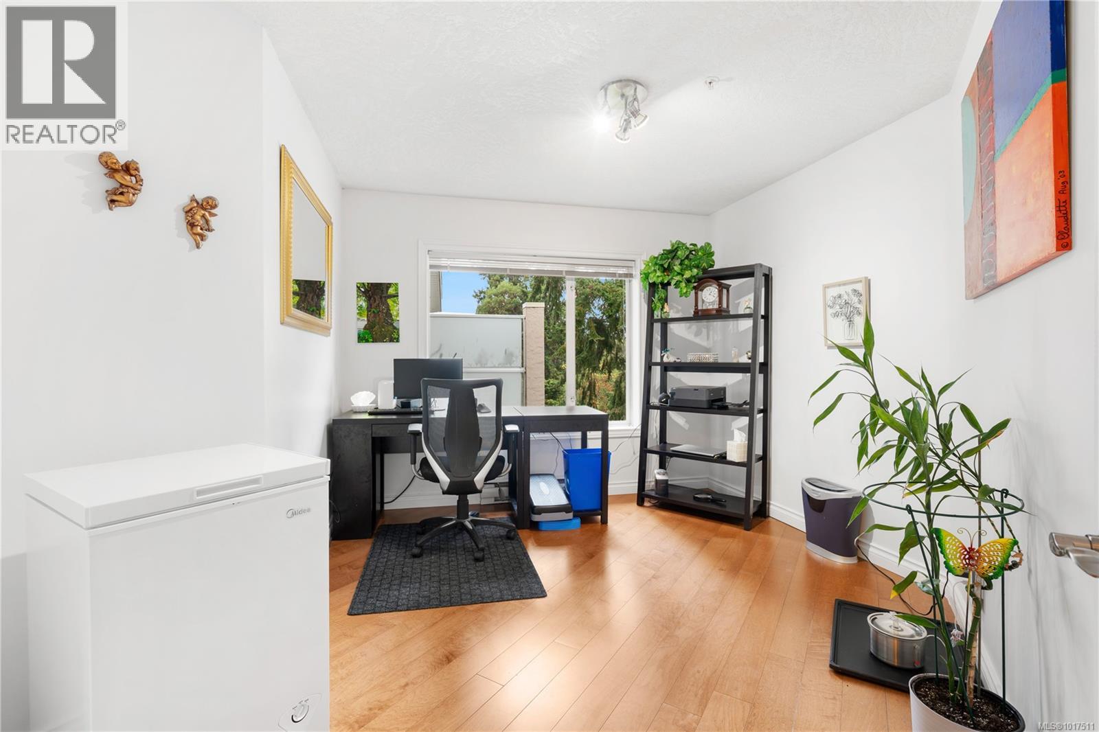 304 1 Buddy Road, View Royal