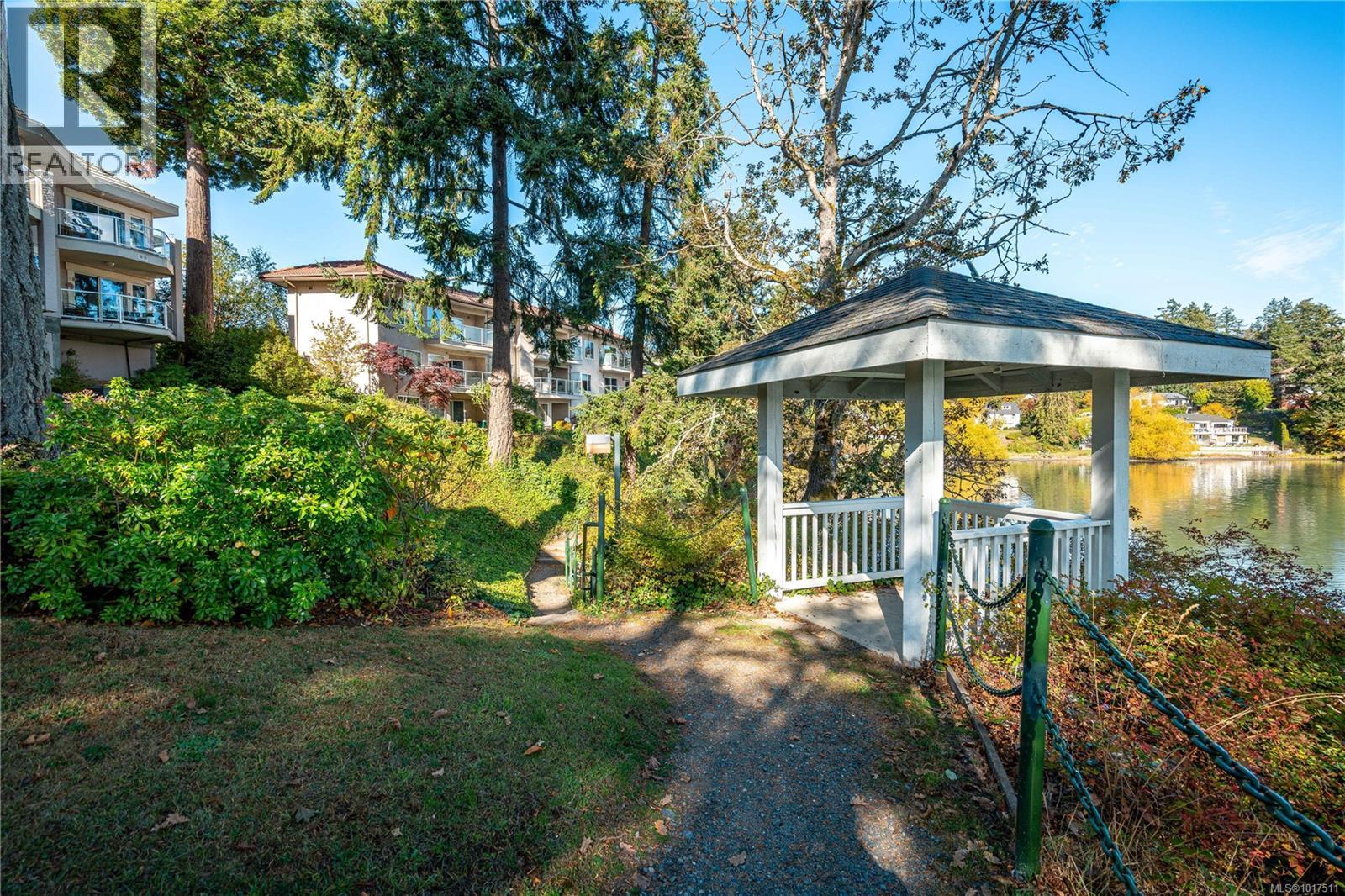 304 1 Buddy Road, View Royal