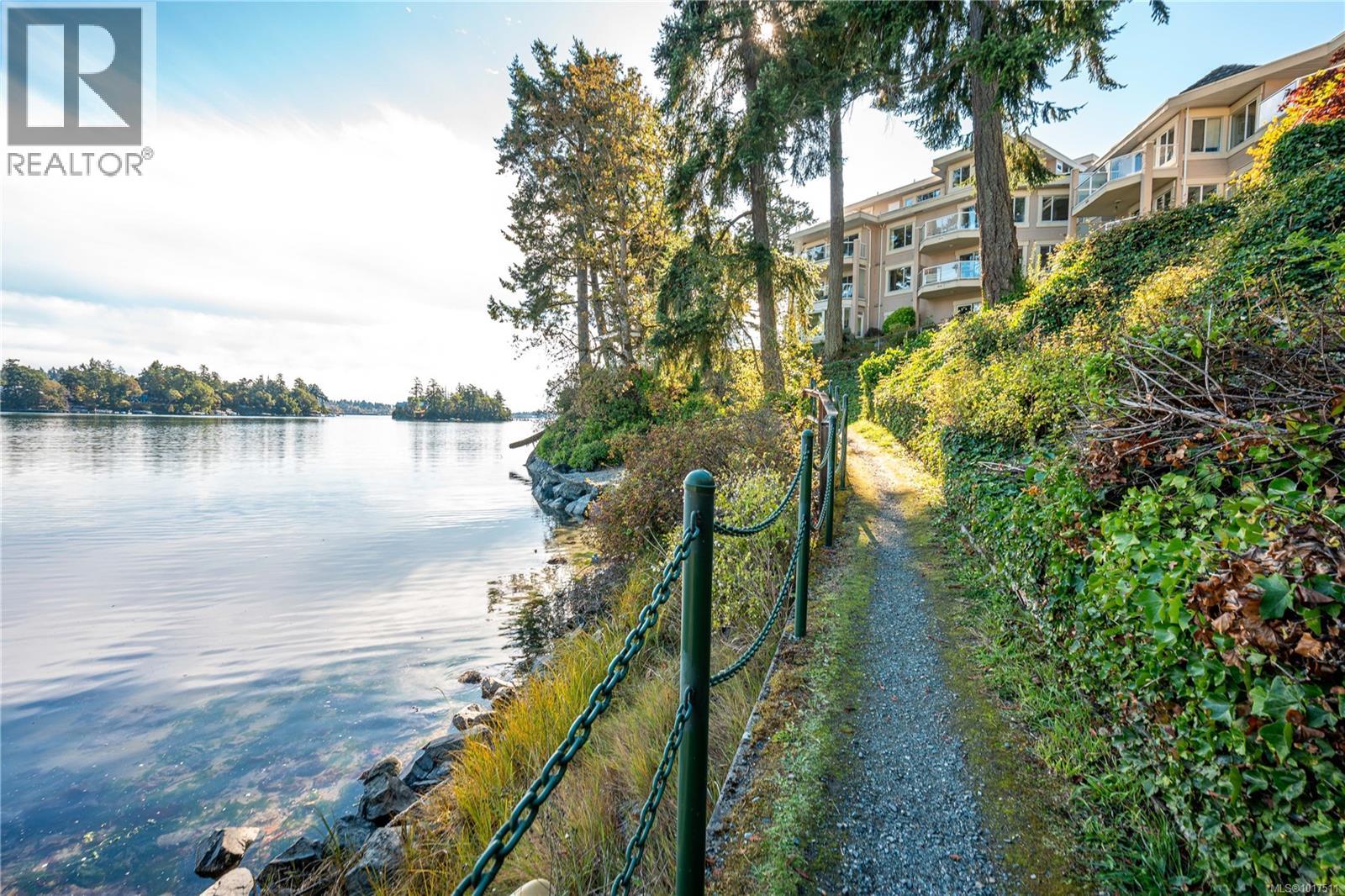304 1 Buddy Road, View Royal