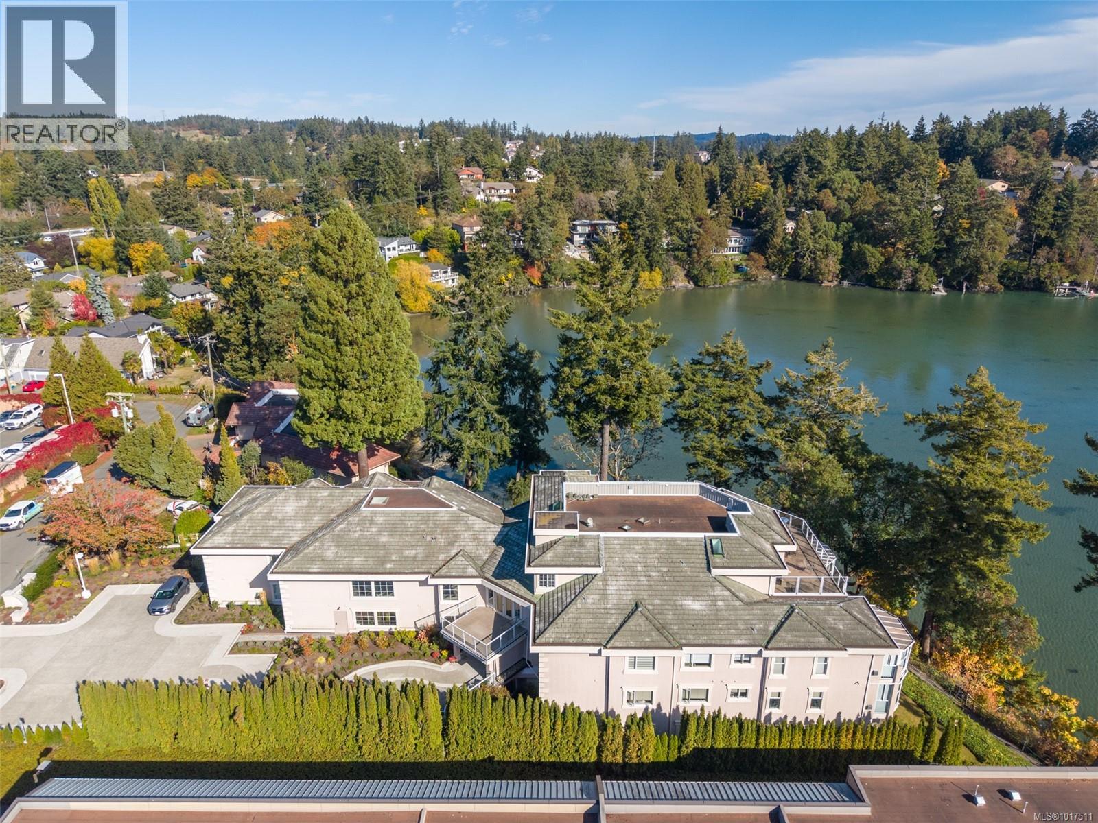 304 1 Buddy Road, View Royal