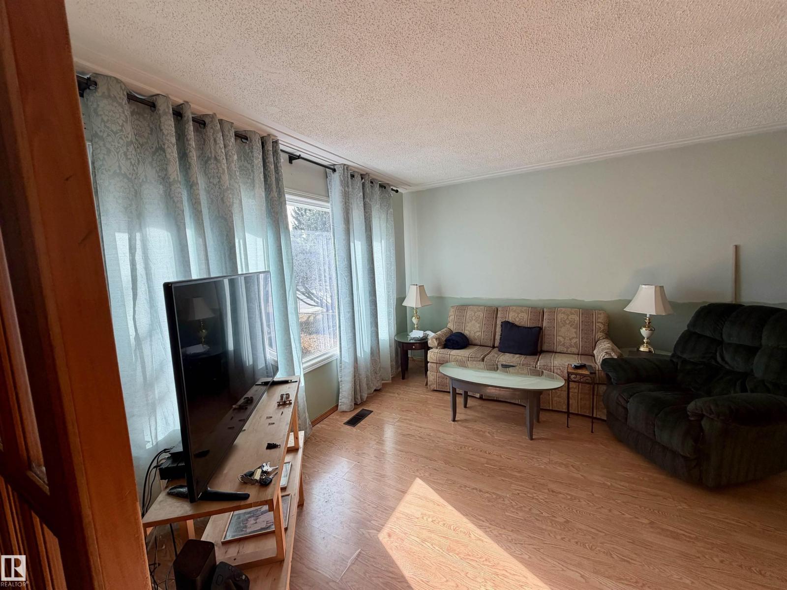 13604 132 AV NW, Edmonton